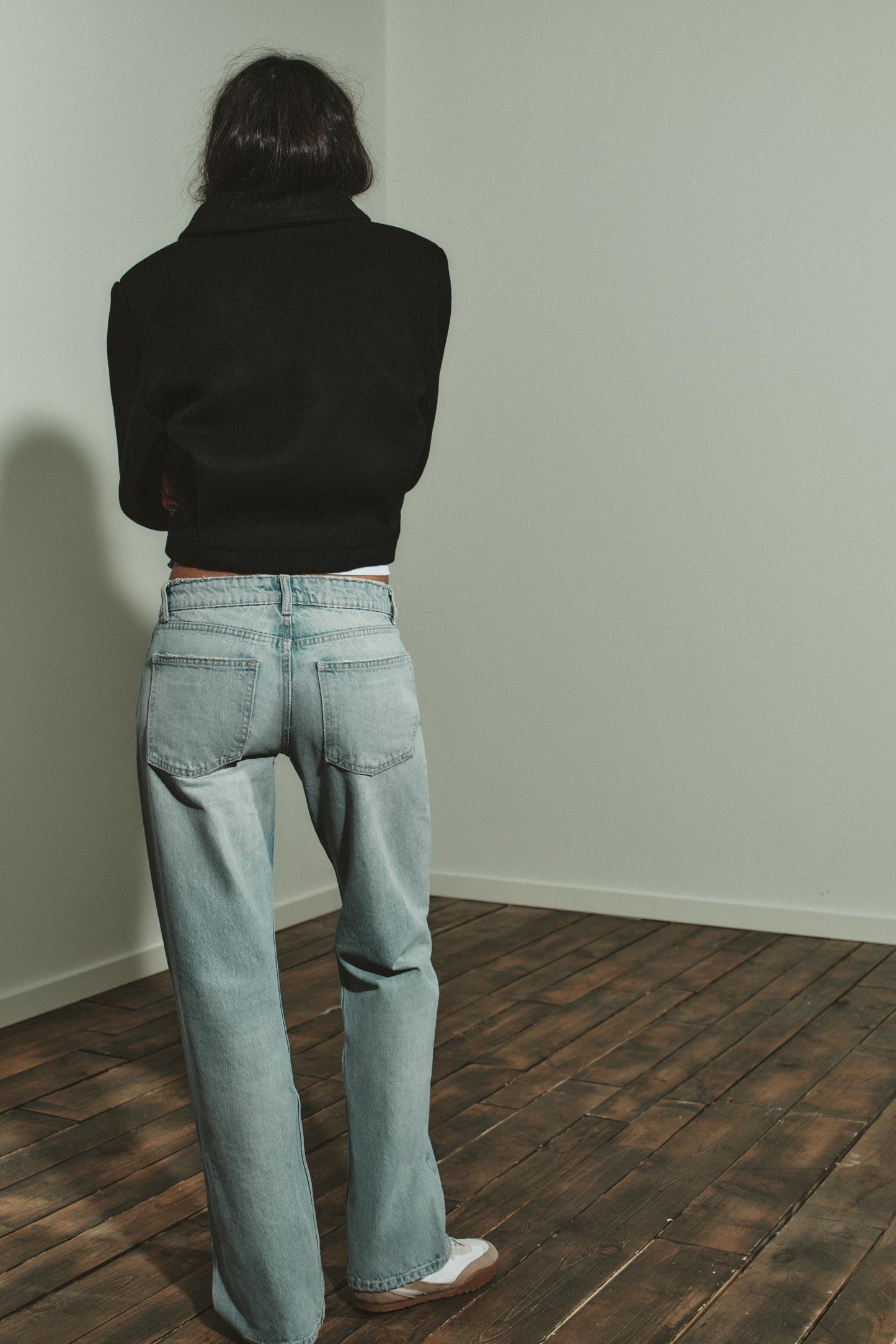 #C3C5BF, Bleu délavé