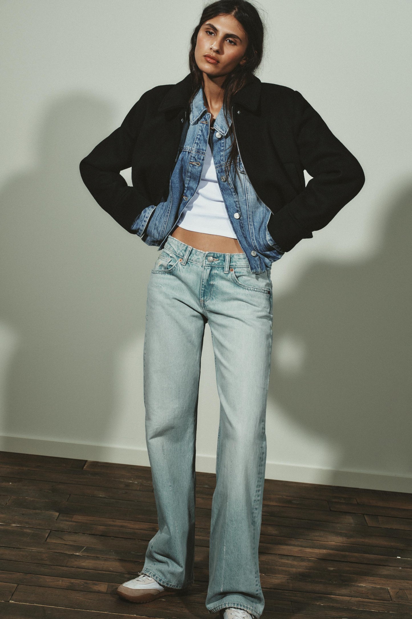 #C3C5BF, Bleu délavé